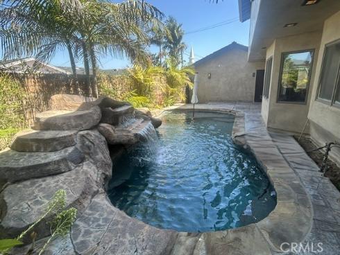 75 Adams Avenue, Huntington Beach, CA