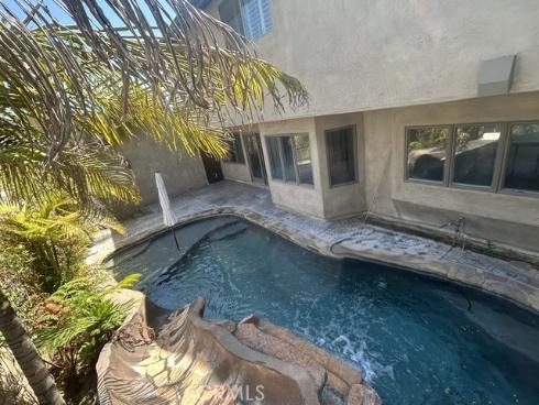75 Adams Avenue, Huntington Beach, CA