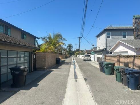 75 Adams Avenue, Huntington Beach, CA