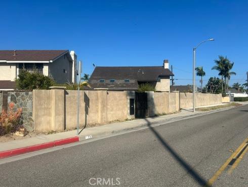 75 Adams Avenue, Huntington Beach, CA