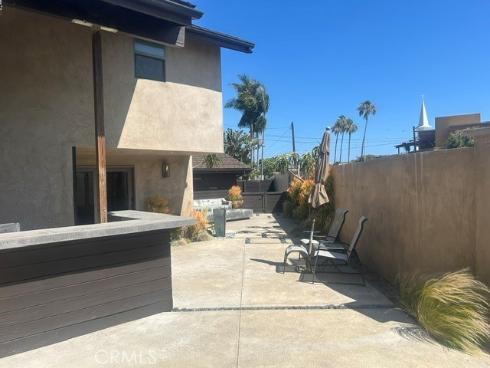 75 Adams Avenue, Huntington Beach, CA
