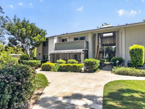 8633  Portola  18F  Court, Huntington Beach, CA