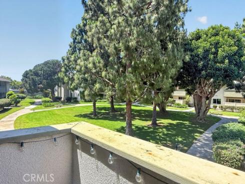 8633  Portola  18F  Court, Huntington Beach, CA