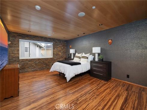 16255  Pacific  203  Circle, Huntington Beach, CA