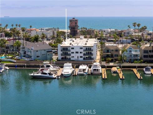 16255  Pacific  203  Circle, Huntington Beach, CA