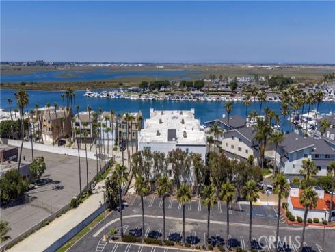 16255  Pacific  203  Circle, Huntington Beach, CA