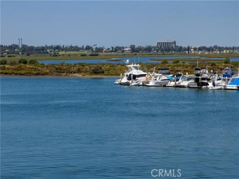 16255  Pacific  203  Circle, Huntington Beach, CA