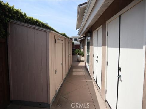 17132 Edgewater Lane , Huntington Beach, CA