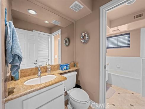 200 Pacific Coast M-9 , Huntington Beach, CA
