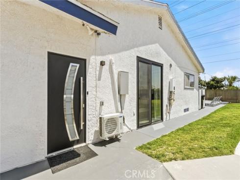 16842  Lucia  , Huntington Beach, CA