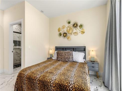 16842  Lucia  , Huntington Beach, CA