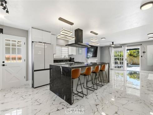 16842  Lucia  , Huntington Beach, CA