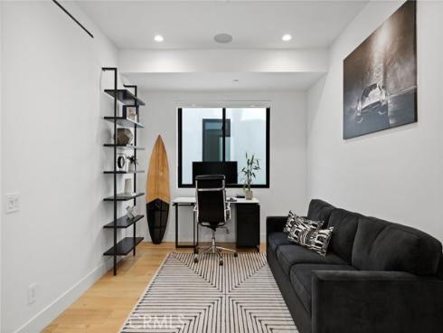 306  3rd   Street, Huntington Beach, CA