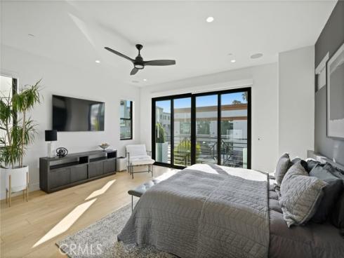 306  3rd   Street, Huntington Beach, CA