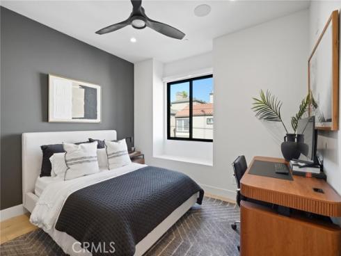 306  3rd   Street, Huntington Beach, CA