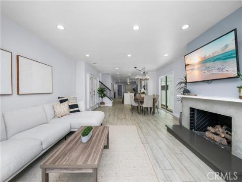 215 Knoxville Avenue, Huntington Beach, CA
