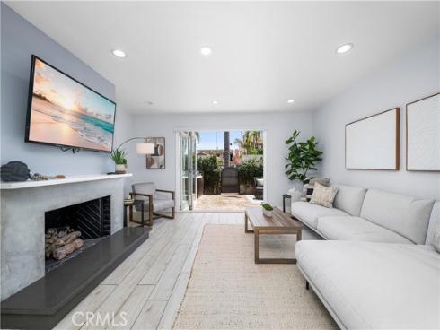 215 Knoxville Avenue, Huntington Beach, CA