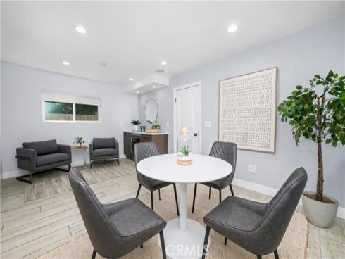 215 Knoxville Avenue, Huntington Beach, CA