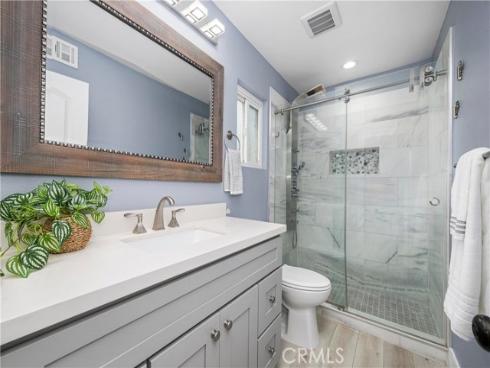 215 Knoxville Avenue, Huntington Beach, CA