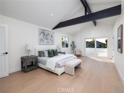 3834  Mistral  , Huntington Beach, CA