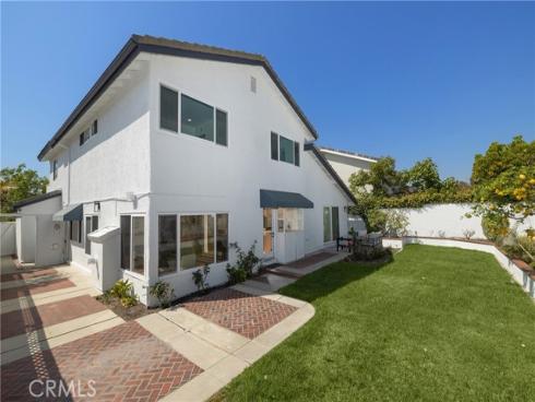 3834  Mistral  , Huntington Beach, CA
