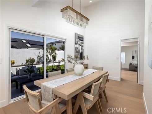 3834  Mistral  , Huntington Beach, CA