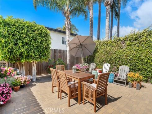 207 Memphis Avenue, Huntington Beach, CA