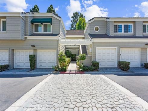 7402 Yellowtail Drive #204 204 Drive, Huntington Beach, CA