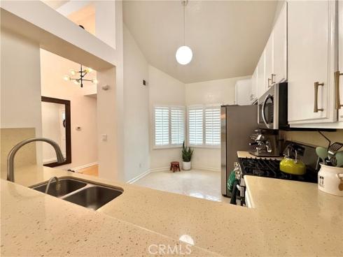 7402 Yellowtail Drive #204 204 Drive, Huntington Beach, CA
