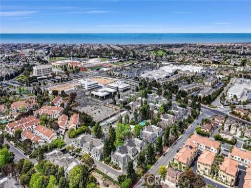 7402  Yellowtail Drive #204  204  Drive, Huntington Beach, CA