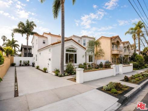 218 Indianapolis Avenue, Huntington Beach, CA