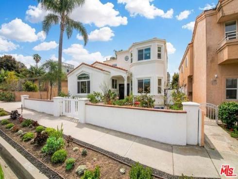 218  Indianapolis   Avenue, Huntington Beach, CA