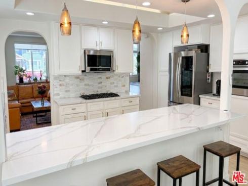 218 Indianapolis Avenue, Huntington Beach, CA
