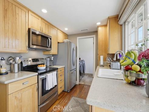17711 Edwards , Huntington Beach, CA