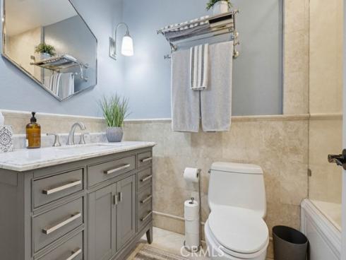 17711 Edwards , Huntington Beach, CA
