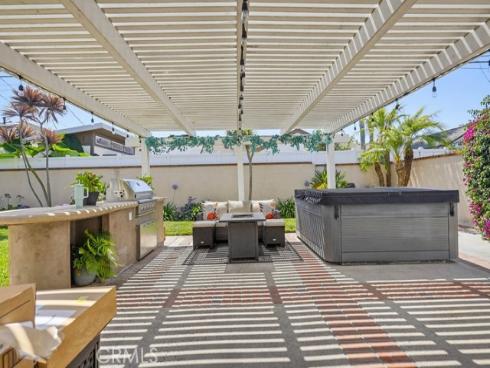 17711 Edwards , Huntington Beach, CA