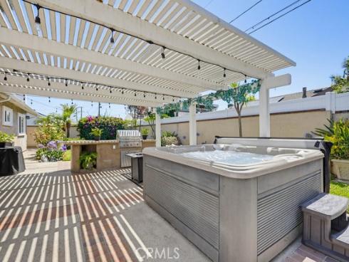 17711 Edwards , Huntington Beach, CA