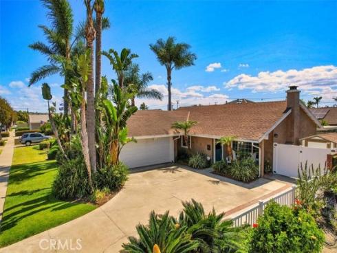 17711 Edwards , Huntington Beach, CA