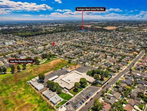 17711 Edwards , Huntington Beach, CA