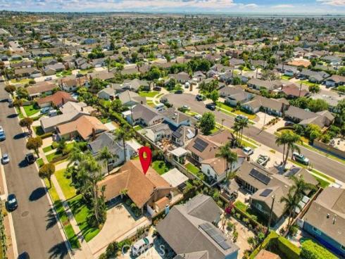 17711 Edwards , Huntington Beach, CA