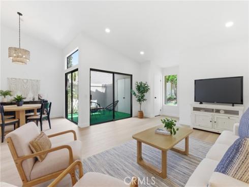 8566 Fallbrook