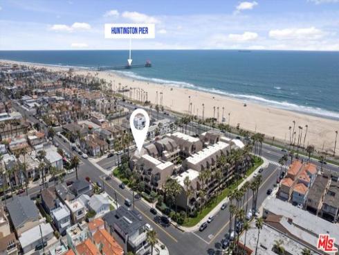 1200 Pacific Coast Highway 305
