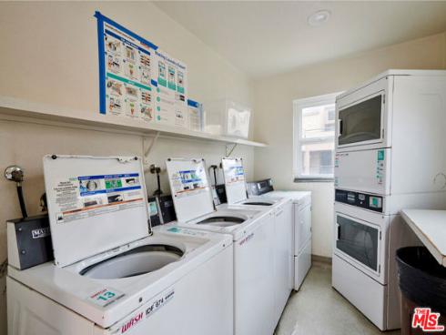 1200 Pacific Coast 305 Highway, Huntington Beach, CA