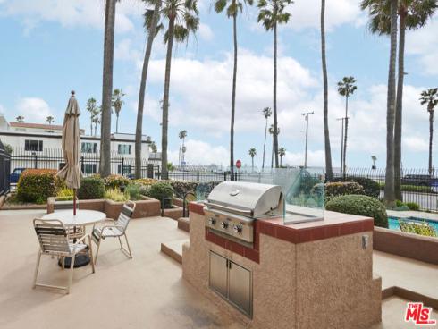 1200 Pacific Coast 305 Highway, Huntington Beach, CA