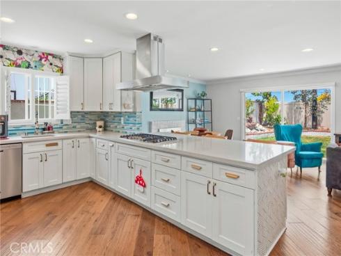 5471 Meadowlark Drive, Huntington Beach, CA