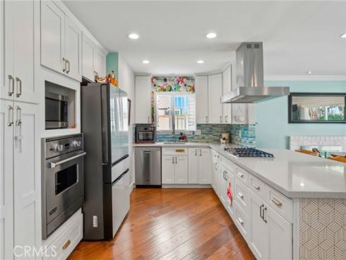 5471 Meadowlark Drive, Huntington Beach, CA