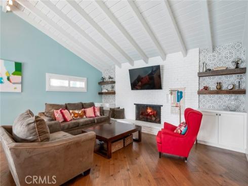 5471 Meadowlark Drive, Huntington Beach, CA