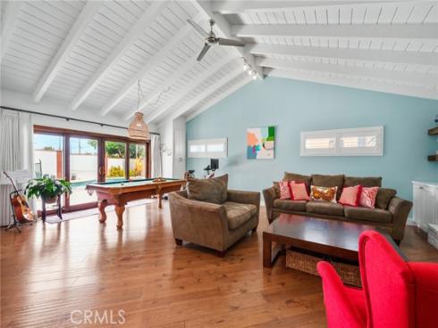 5471 Meadowlark Drive, Huntington Beach, CA