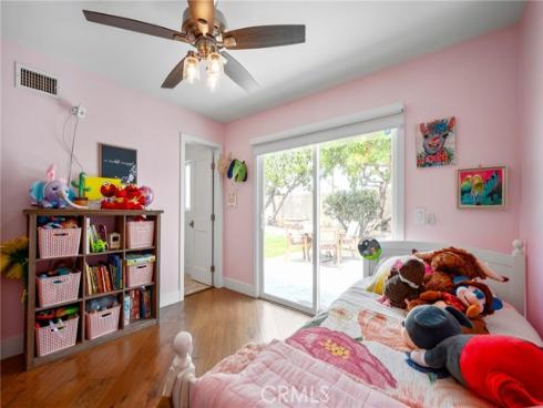 5471 Meadowlark Drive, Huntington Beach, CA