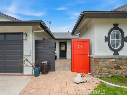 5471 Meadowlark Drive, Huntington Beach, CA